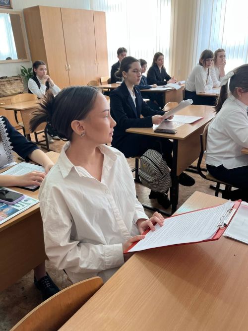 Яшел Үзәннең 3нче гимназиясендә «Үз халкын данлаган татарлар» Бөтенроссия фәнни-гамәли конференциясе
