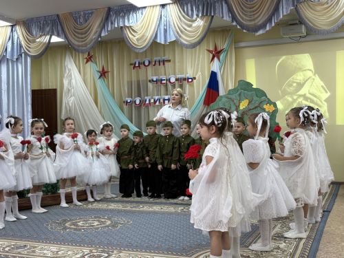 Яшел Үзәннең "Созвездие" 10нчы балалар бакчасында Бөек Җиңүнең 80 еллык юбилеена һәм "Ватанны саклаучылар" елының рәсми ачылышына багышланган чара