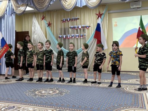 Яшел Үзәннең "Созвездие" 10нчы балалар бакчасында Бөек Җиңүнең 80 еллык юбилеена һәм "Ватанны саклаучылар" елының рәсми ачылышына багышланган чара