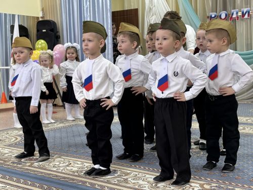 Яшел Үзәннең "Созвездие" 10нчы балалар бакчасында Бөек Җиңүнең 80 еллык юбилеена һәм "Ватанны саклаучылар" елының рәсми ачылышына багышланган чара