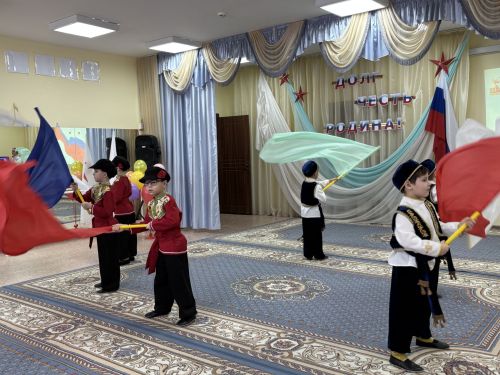 Яшел Үзәннең "Созвездие" 10нчы балалар бакчасында Бөек Җиңүнең 80 еллык юбилеена һәм "Ватанны саклаучылар" елының рәсми ачылышына багышланган чара