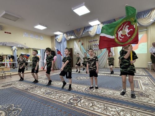 Яшел Үзәннең "Созвездие" 10нчы балалар бакчасында Бөек Җиңүнең 80 еллык юбилеена һәм "Ватанны саклаучылар" елының рәсми ачылышына багышланган чара