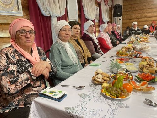 Якыннары МХО булган, гомерләре яу кырында өзелгән гаиләләр «Тынычлык» мәчетендә кунакта