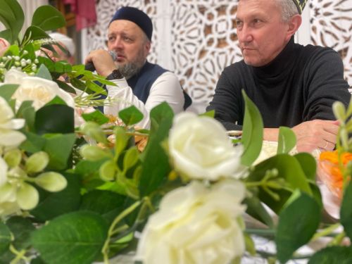 Якыннары МХО булган, гомерләре яу кырында өзелгән гаиләләр «Тынычлык» мәчетендә кунакта