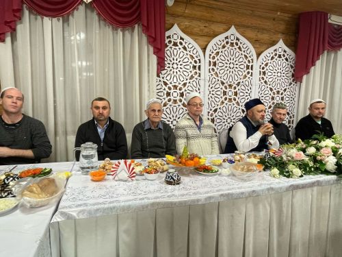 Якыннары МХО булган, гомерләре яу кырында өзелгән гаиләләр «Тынычлык» мәчетендә кунакта