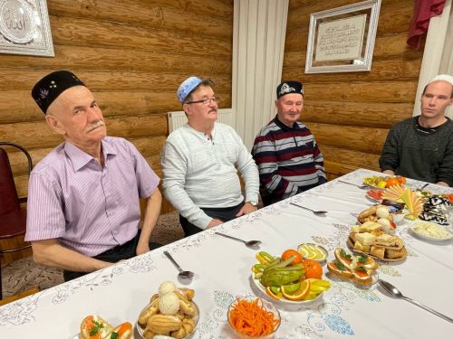 Якыннары МХО булган, гомерләре яу кырында өзелгән гаиләләр «Тынычлык» мәчетендә кунакта