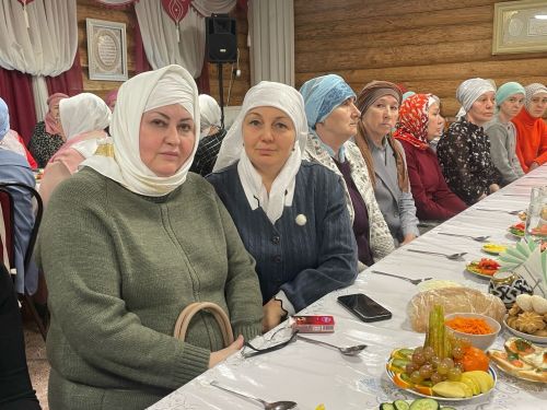 Якыннары МХО булган, гомерләре яу кырында өзелгән гаиләләр «Тынычлык» мәчетендә кунакта