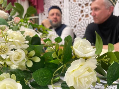 Якыннары МХО булган, гомерләре яу кырында өзелгән гаиләләр «Тынычлык» мәчетендә кунакта