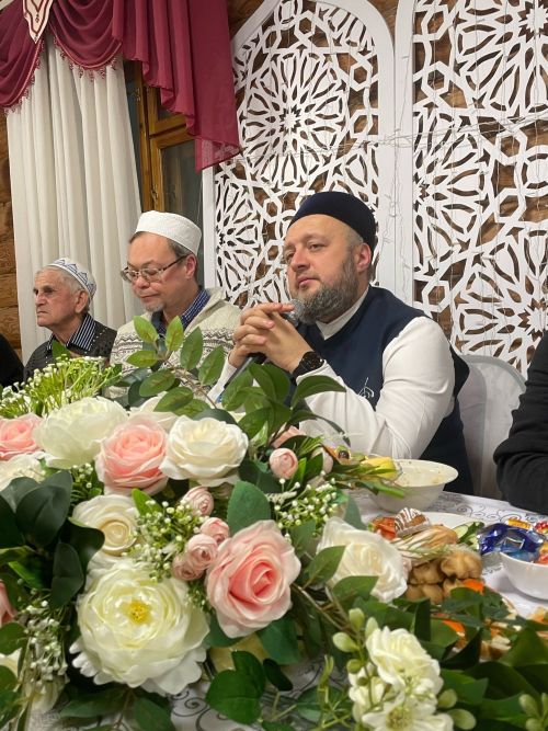 Якыннары МХО булган, гомерләре яу кырында өзелгән гаиләләр «Тынычлык» мәчетендә кунакта