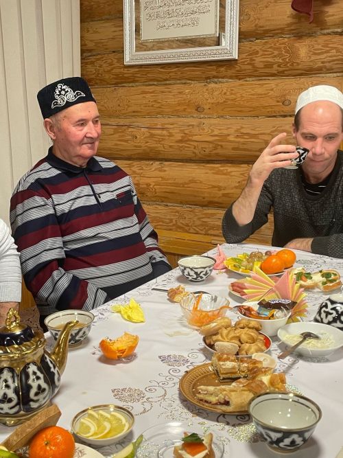 Якыннары МХО булган, гомерләре яу кырында өзелгән гаиләләр «Тынычлык» мәчетендә кунакта