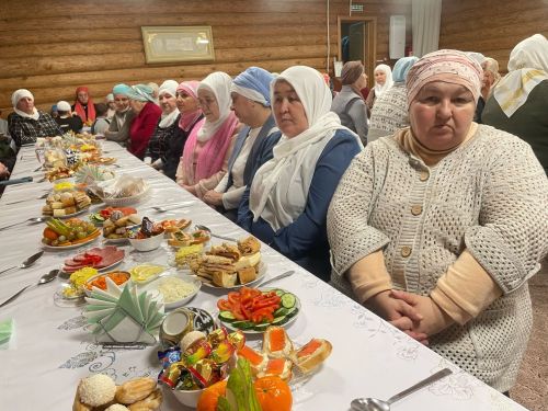 Якыннары МХО булган, гомерләре яу кырында өзелгән гаиләләр «Тынычлык» мәчетендә кунакта