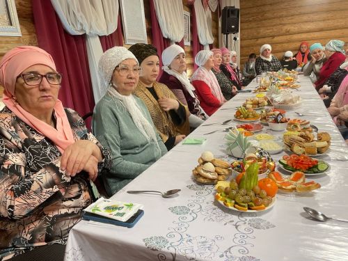 Якыннары МХО булган, гомерләре яу кырында өзелгән гаиләләр «Тынычлык» мәчетендә кунакта