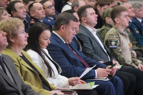 Яшел Үзәндә ТР Премьер-министры Алексей Песошин катнашында шәһәр һәм район сессиясе узды