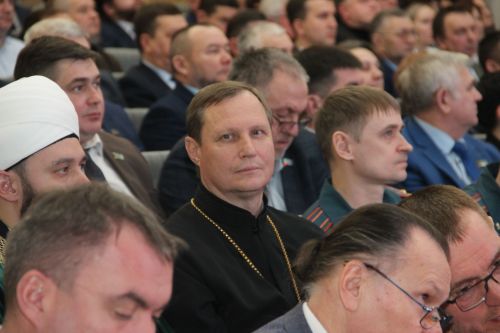 Яшел Үзәндә ТР Премьер-министры Алексей Песошин катнашында шәһәр һәм район сессиясе узды