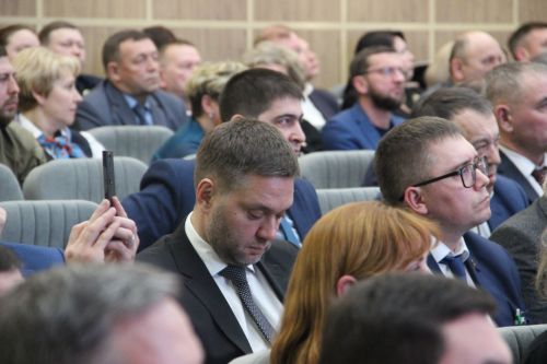 Яшел Үзәндә ТР Премьер-министры Алексей Песошин катнашында шәһәр һәм район сессиясе узды