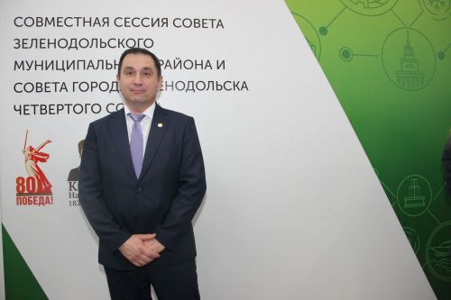 Яшел Үзәндә ТР Премьер-министры Алексей Песошин катнашында шәһәр һәм район сессиясе узды