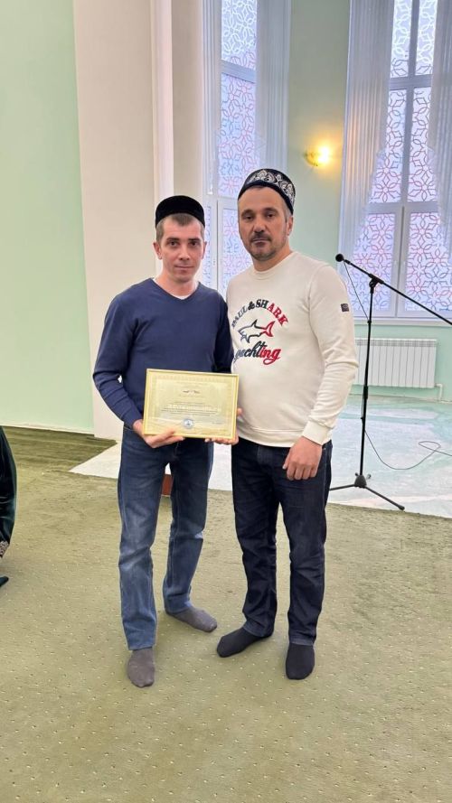 Яшел Үзән мәдрәсәсенең алтын гөмбәзе һәм ремонтланган түбәсе