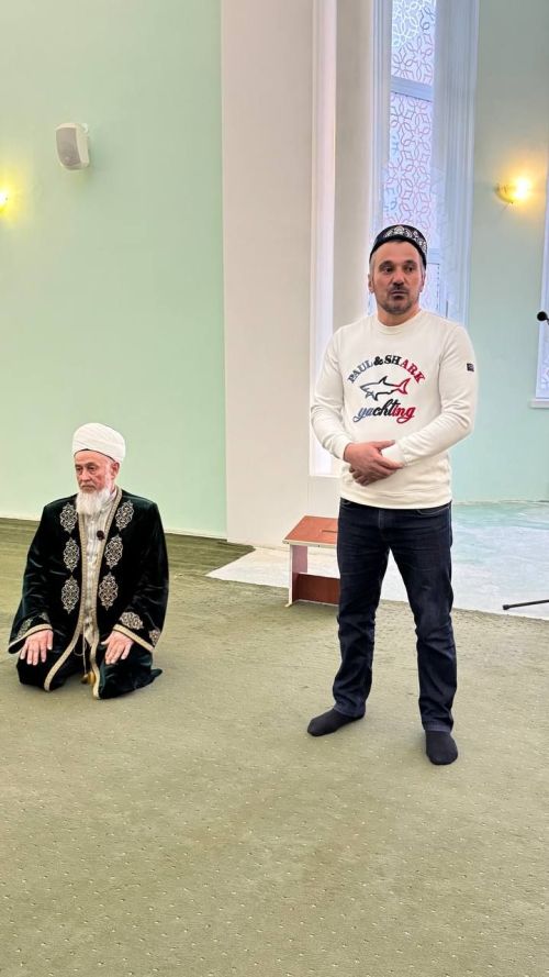 Яшел Үзән мәдрәсәсенең алтын гөмбәзе һәм ремонтланган түбәсе