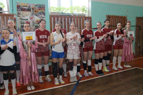 Бүген Норлат урта мәктәбе кунаклар кабул итә: волейбол  турнирына 8 команда килде