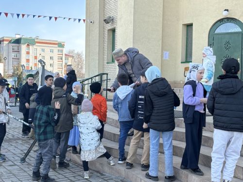 Яшел Үзәннең "Җәмигъ" мәчете территориясендә Ураза бәйрәме 2025
