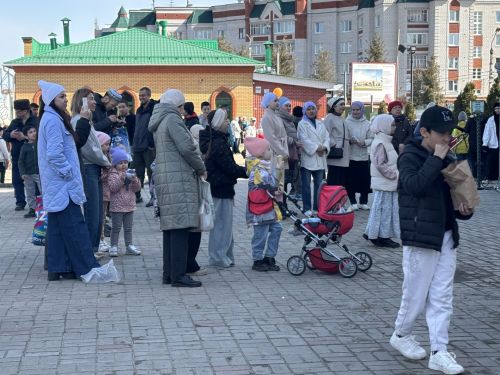 Яшел Үзәннең "Җәмигъ" мәчете территориясендә Ураза бәйрәме 2025