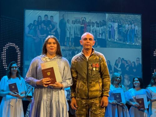 Яшел Үзән медицина көллиятененең 2025 чыгарылыш сыйныф укучыларына дипломнар тапшыру тантанасы