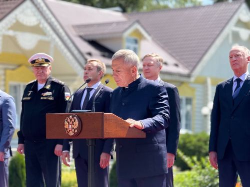 А.М. Горький исемендәге Яшел Үзән заводын фидакарь хезмәт өчен бүләкләү тантанасы