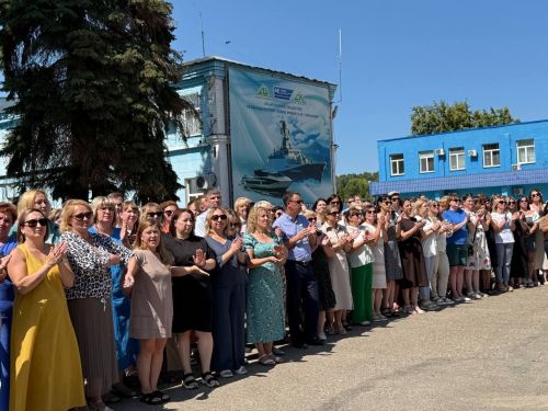 А.М. Горький исемендәге Яшел Үзән заводын фидакарь хезмәт өчен бүләкләү тантанасы