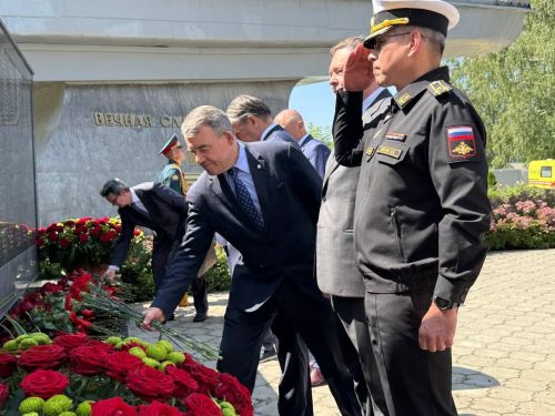 А.М. Горький исемендәге Яшел Үзән заводын фидакарь хезмәт өчен бүләкләү тантанасы