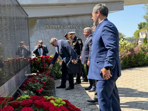 А.М. Горький исемендәге Яшел Үзән заводын фидакарь хезмәт өчен бүләкләү тантанасы
