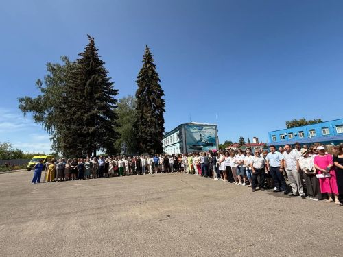 А.М. Горький исемендәге Яшел Үзән заводын фидакарь хезмәт өчен бүләкләү тантанасы