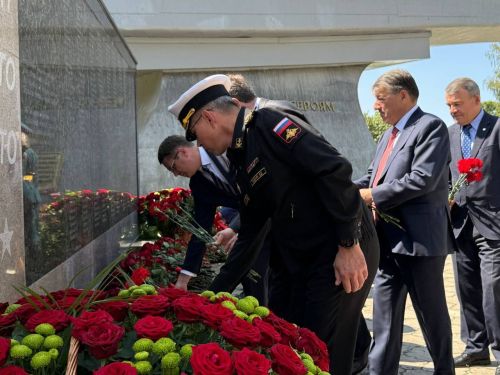 А.М. Горький исемендәге Яшел Үзән заводын фидакарь хезмәт өчен бүләкләү тантанасы