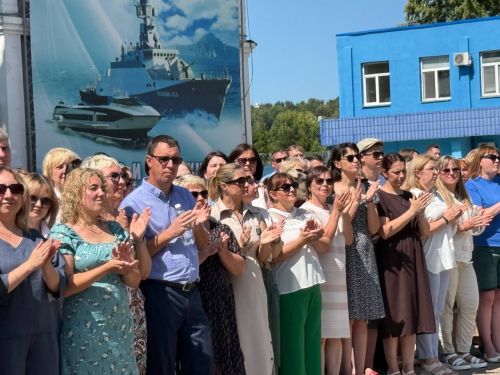А.М. Горький исемендәге Яшел Үзән заводын фидакарь хезмәт өчен бүләкләү тантанасы