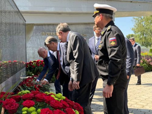 А.М. Горький исемендәге Яшел Үзән заводын фидакарь хезмәт өчен бүләкләү тантанасы