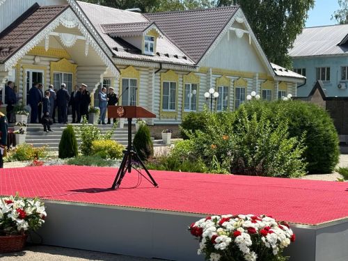 А.М. Горький исемендәге Яшел Үзән заводын фидакарь хезмәт өчен бүләкләү тантанасы