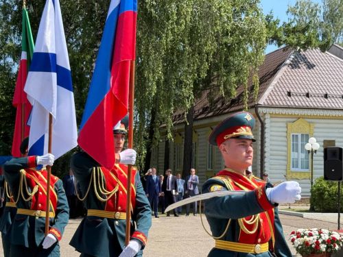 А.М. Горький исемендәге Яшел Үзән заводын фидакарь хезмәт өчен бүләкләү тантанасы