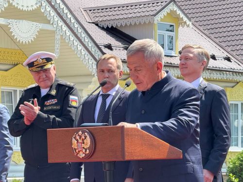 А.М. Горький исемендәге Яшел Үзән заводын фидакарь хезмәт өчен бүләкләү тантанасы