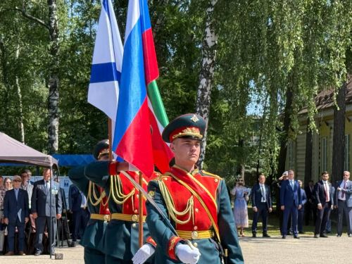 А.М. Горький исемендәге Яшел Үзән заводын фидакарь хезмәт өчен бүләкләү тантанасы