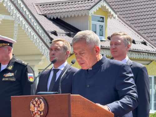 А.М. Горький исемендәге Яшел Үзән заводын фидакарь хезмәт өчен бүләкләү тантанасы