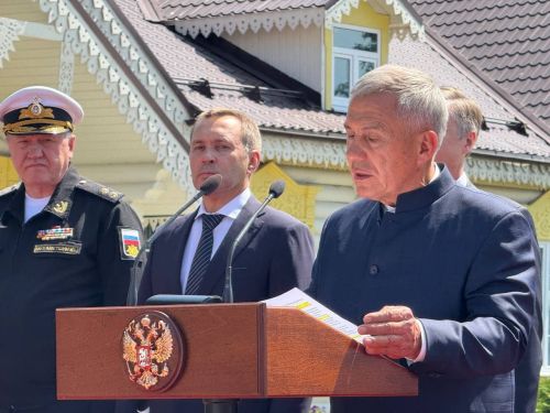 А.М. Горький исемендәге Яшел Үзән заводын фидакарь хезмәт өчен бүләкләү тантанасы