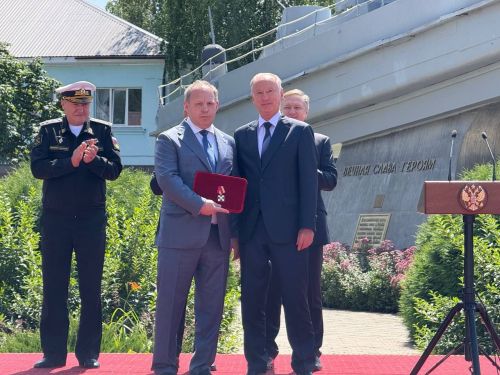 А.М. Горький исемендәге Яшел Үзән заводын фидакарь хезмәт өчен бүләкләү тантанасы
