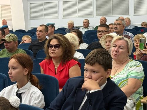 Әйшә авыл җирлегендә махсус хәрби операциядә катнашучыларга багышланган мемориал такта ачу тантанасы