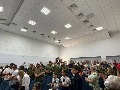 Әйшә авыл җирлегендә махсус хәрби операциядә катнашучыларга багышланган мемориал такта ачу тантанасы