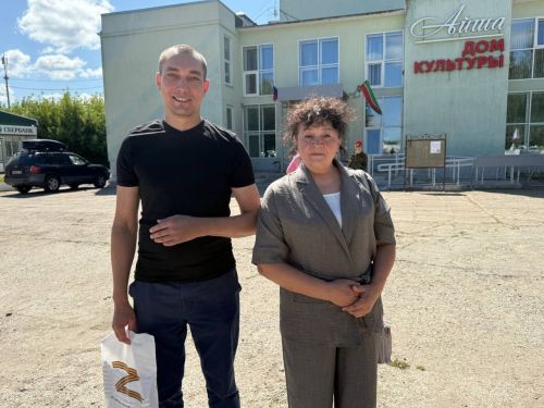 Әйшә авыл җирлегендә махсус хәрби операциядә катнашучыларга багышланган мемориал такта ачу тантанасы