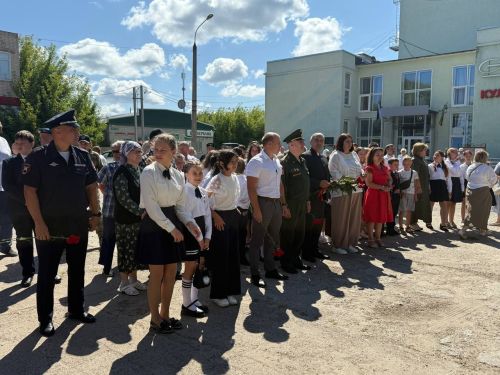 Әйшә авыл җирлегендә махсус хәрби операциядә катнашучыларга багышланган мемориал такта ачу тантанасы