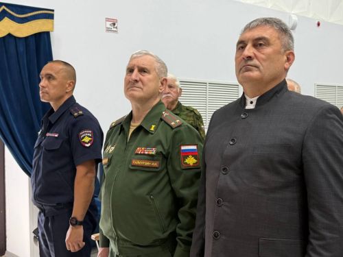 Әйшә авыл җирлегендә махсус хәрби операциядә катнашучыларга багышланган мемориал такта ачу тантанасы