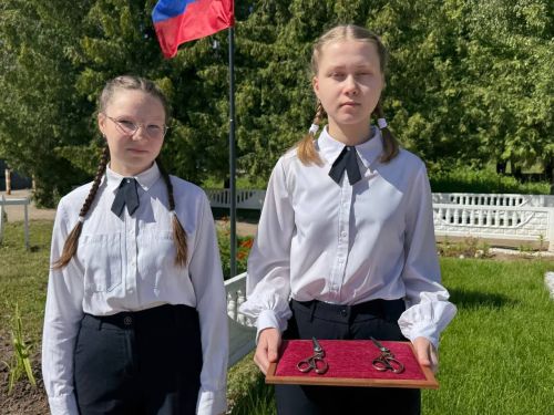 Әйшә авыл җирлегендә махсус хәрби операциядә катнашучыларга багышланган мемориал такта ачу тантанасы