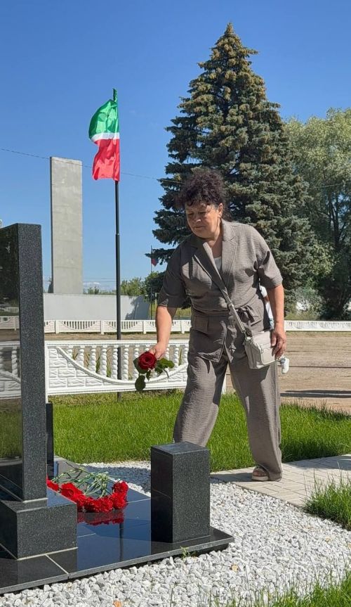 Әйшә авыл җирлегендә махсус хәрби операциядә катнашучыларга багышланган мемориал такта ачу тантанасы