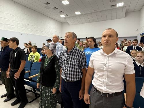 Әйшә авыл җирлегендә махсус хәрби операциядә катнашучыларга багышланган мемориал такта ачу тантанасы
