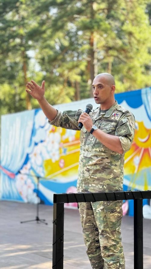 Ильинка авыл җирлегендә Россия Герое Рәсим Рәшид улы Баксиков белән очрашу